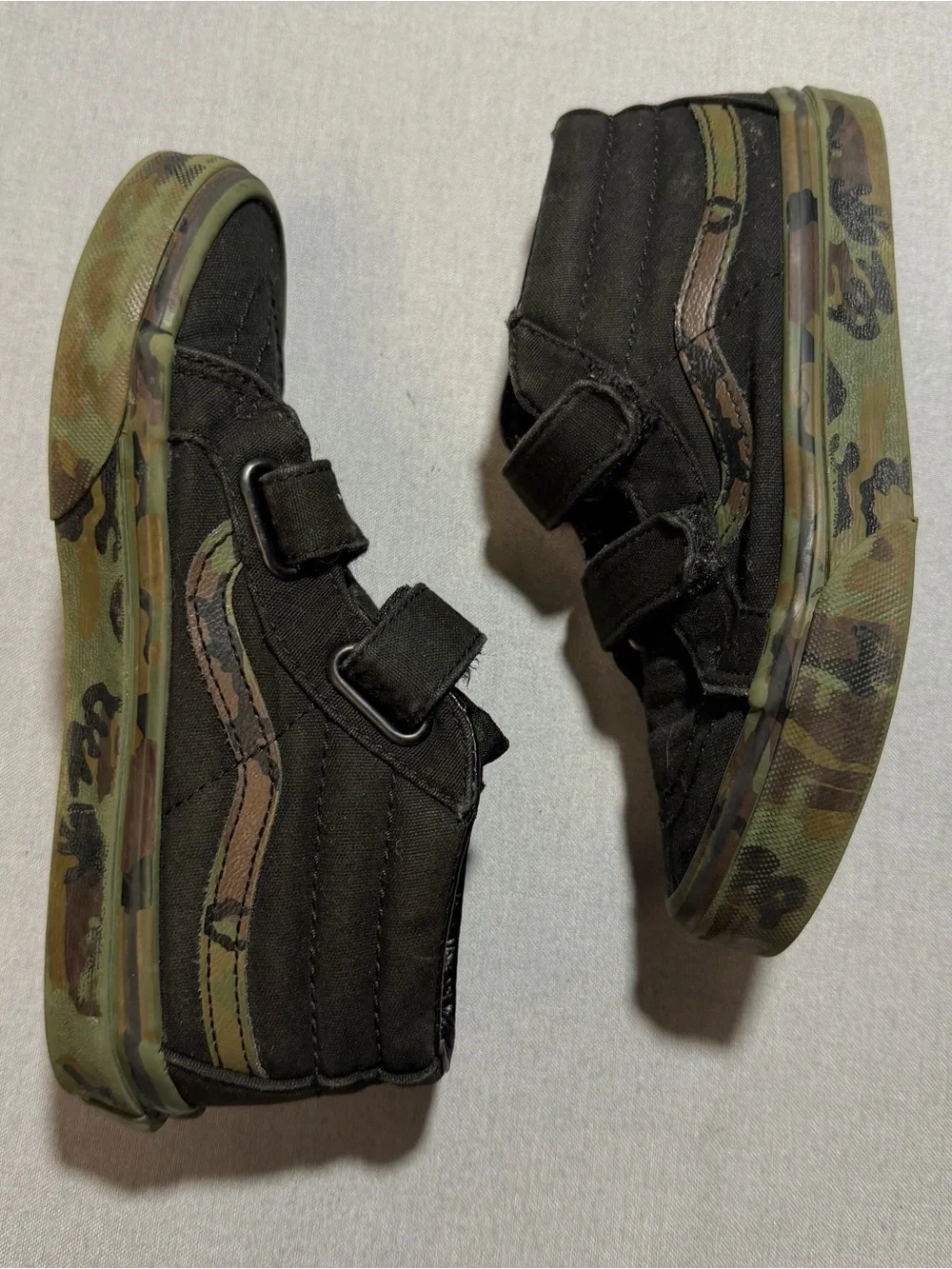 Vans Kids Black Canvas Velcro Strap Sneakers with Olive Trim